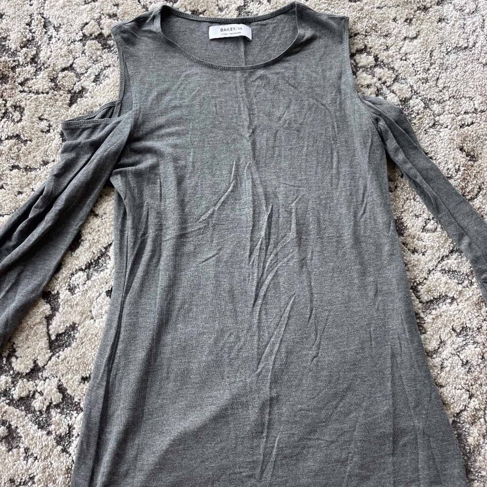 NWOT Bailey 44 Grey cutout long sleeve